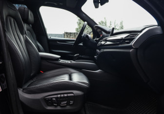 Подержанный автомобиль BMW X5 2016 года (29 фото)