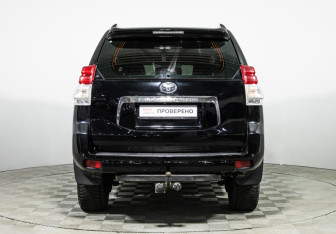 Подержанный автомобиль Toyota Land Cruiser Prado 2009 года (6 фото)