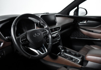 Подержанный автомобиль Hyundai Santa Fe 2019 года (9 фото)