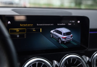 Подержанный автомобиль Mercedes-Benz GLB 2020 года (16 фото)