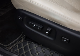 Подержанный автомобиль Lexus LX 2016 года (27 фото)