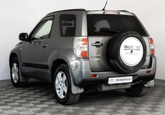 Подержанный автомобиль Suzuki Grand Vitara 2008 года (7 фото)