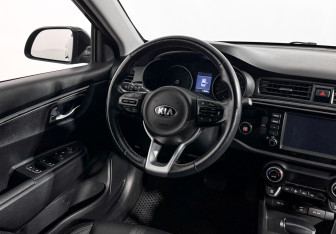 Подержанный автомобиль Kia Rio Sedan 2020 года (15 фото)