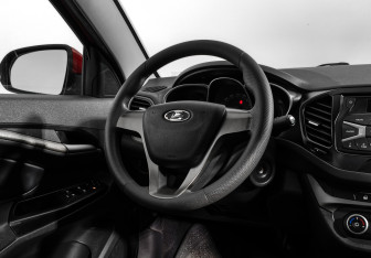 Подержанный автомобиль LADA (ВАЗ) Vesta Sedan 2016 года (15 фото)