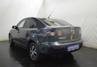 Подержанный автомобиль Mazda 3 Sedan 2008 года (7 фото)