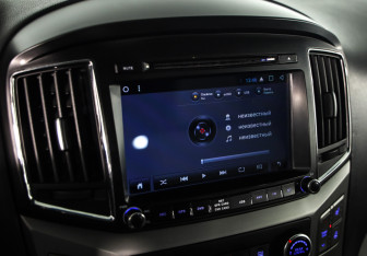Подержанный автомобиль Hyundai H-1 2018 года (13 фото)