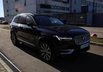 Подержанный автомобиль Volvo XC90 2021 года (3 фото)
