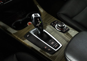 Подержанный автомобиль BMW X3 2011 года (16 фото)