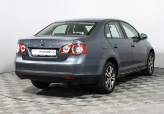 Подержанный автомобиль Volkswagen Jetta Sedan 2009 года (5 фото)