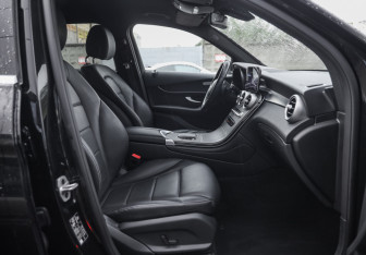 Подержанный автомобиль Mercedes-Benz GLC Coupe 2022 года (26 фото)