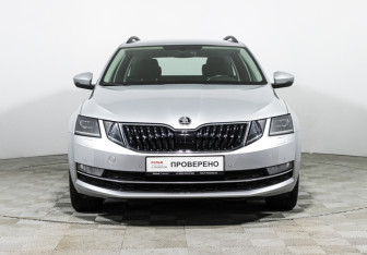 Подержанный автомобиль Skoda Octavia Wagon 2017 года (2 фото)