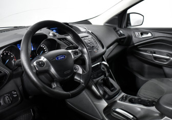 Подержанный автомобиль Ford Kuga 2013 года (9 фото)