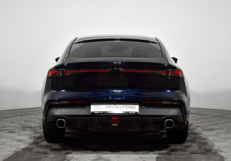 Подержанный автомобиль Changan UNI-V 2023 года (6 фото)