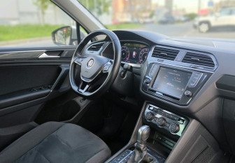 Подержанный автомобиль Volkswagen Tiguan 2017 года (16 фото)
