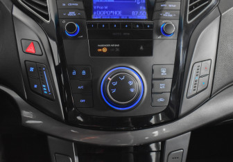 Подержанный автомобиль Hyundai i40 Wagon 2013 года (16 фото)