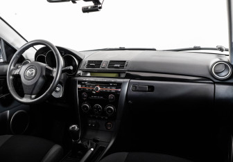 Подержанный автомобиль Mazda 3 Sedan 2008 года (9 фото)