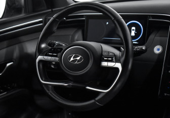 Подержанный автомобиль Hyundai Tucson 2022 года (16 фото)