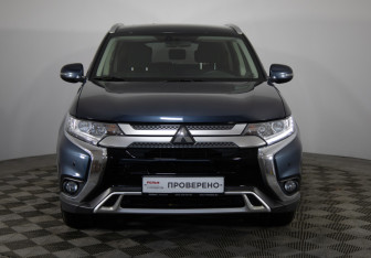 Подержанный автомобиль Mitsubishi Outlander 2019 года (2 фото)