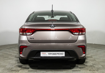 Подержанный автомобиль Kia Rio Sedan 2019 года (6 фото)