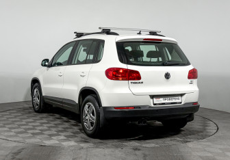 Подержанный автомобиль Volkswagen Tiguan 2012 года (7 фото)