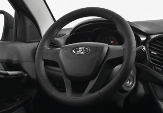 Подержанный автомобиль LADA (ВАЗ) Vesta Sedan 2017 года (14 фото)