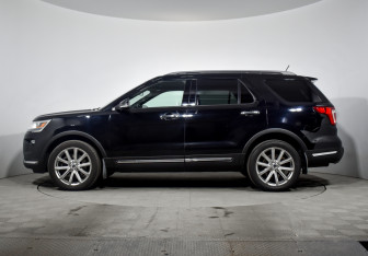 Подержанный автомобиль Ford Explorer 2018 года (8 фото)