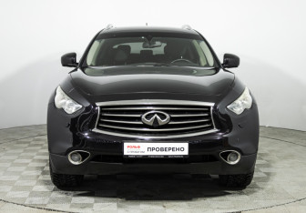 Подержанный автомобиль Infiniti FX 2013 года (2 фото)