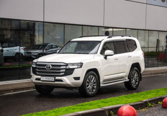Подержанный автомобиль Toyota Land Cruiser Suv 2021 года (3 фото)