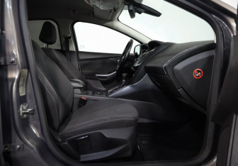 Подержанный автомобиль Ford Focus Hatchback 2013 года (21 фото)
