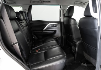 Подержанный автомобиль Mitsubishi Pajero Sport 2021 года (22 фото)