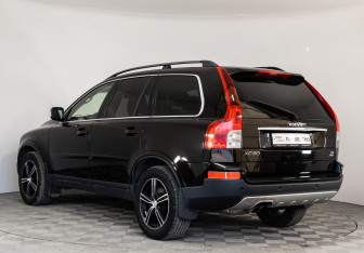Подержанный автомобиль Volvo XC90 2008 года (7 фото)