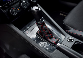 Подержанный автомобиль Skoda Octavia RS Liftback 2014 года (15 фото)