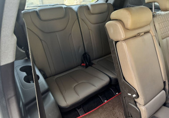 Подержанный автомобиль Hyundai Santa Fe 2019 года (24 фото)