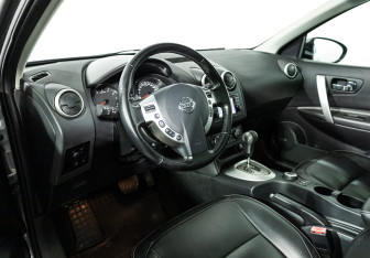 Подержанный автомобиль Nissan Qashqai 2013 года (11 фото)
