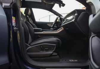 Подержанный автомобиль Audi Q8 2019 года (31 фото)