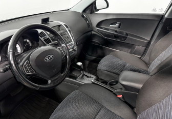 Подержанный автомобиль Kia Ceed Wagon 2008 года (9 фото)