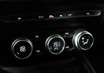 Подержанный автомобиль Renault Duster 2021 года (16 фото)