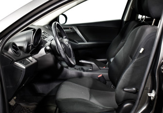 Подержанный автомобиль Mazda 3 Sedan 2012 года (10 фото)