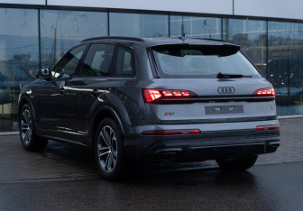 Новый Audi Q7 2024 (11 фото)
