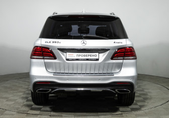 Подержанный автомобиль Mercedes-Benz GLE 2016 года (6 фото)