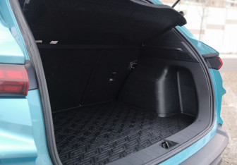 Подержанный автомобиль Geely Coolray 2023 года (7 фото)