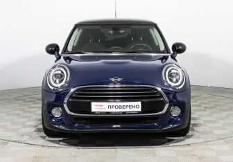 Подержанный автомобиль MINI Hatch 2018 года (2 фото)