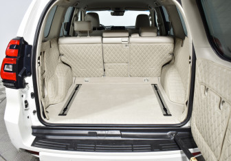 Подержанный автомобиль Toyota Land Cruiser Prado 2022 года (18 фото)