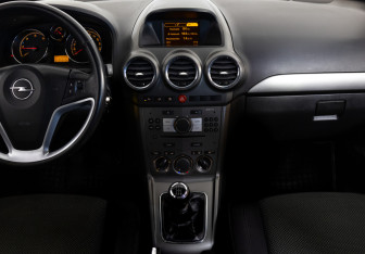 Подержанный автомобиль Opel Antara 2008 года (11 фото)