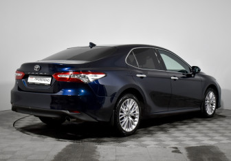 Подержанный автомобиль Toyota Camry Sedan 2020 года (5 фото)