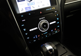 Подержанный автомобиль Ford Explorer 2019 года (16 фото)