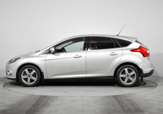 Подержанный автомобиль Ford Focus Hatchback 2013 года (8 фото)