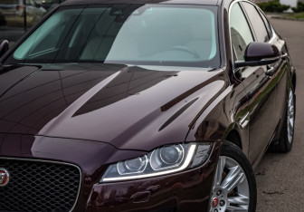 Подержанный автомобиль Jaguar XF Sedan 2018 года (2 фото)