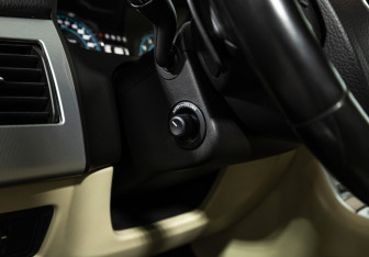 Подержанный автомобиль Jaguar XF Sedan 2015 года (19 фото)