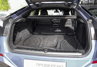 Подержанный автомобиль BMW X6 2020 года (39 фото)